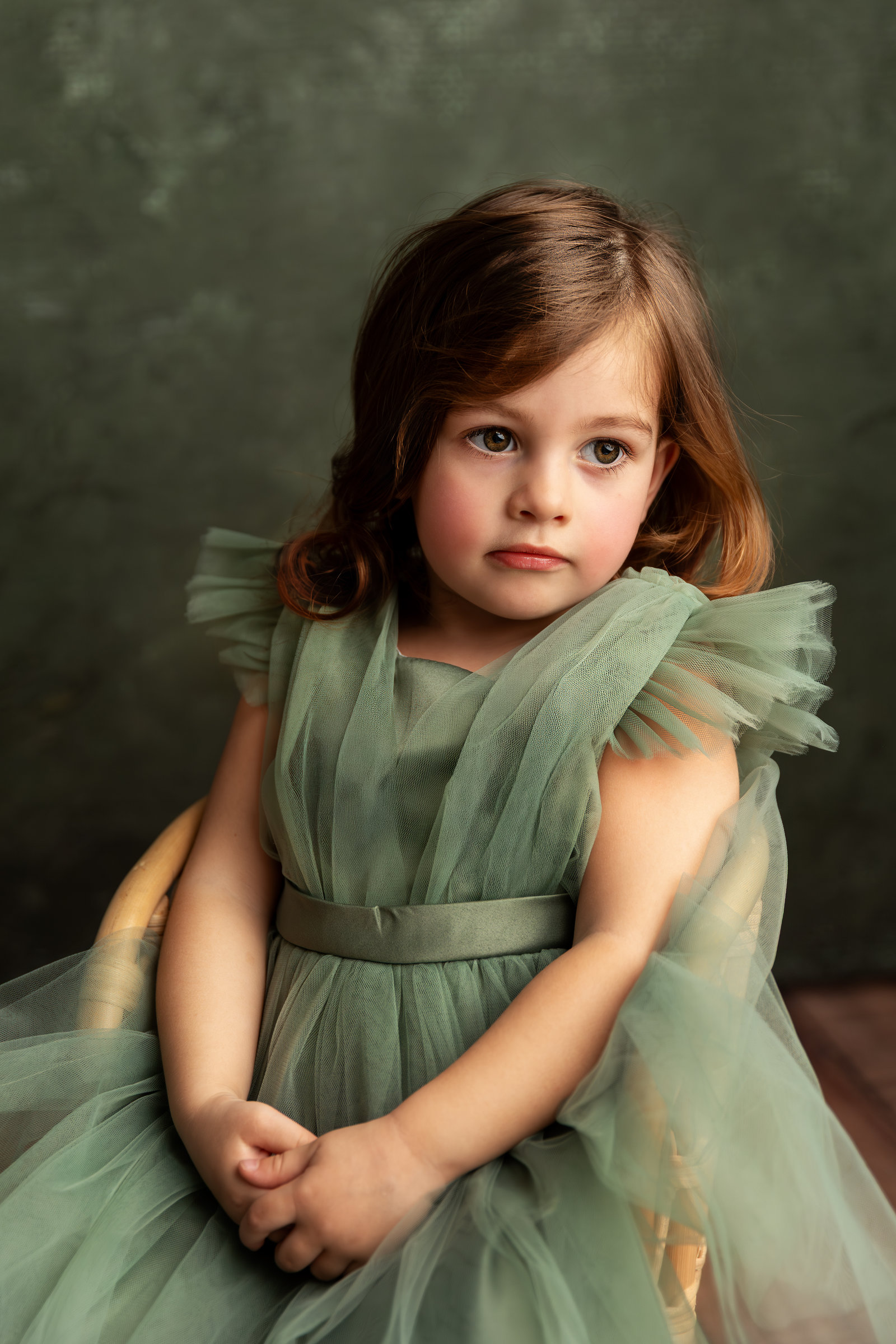 Studijski portret djevojčice u zelenoj haljini, Ivana Livada Photography